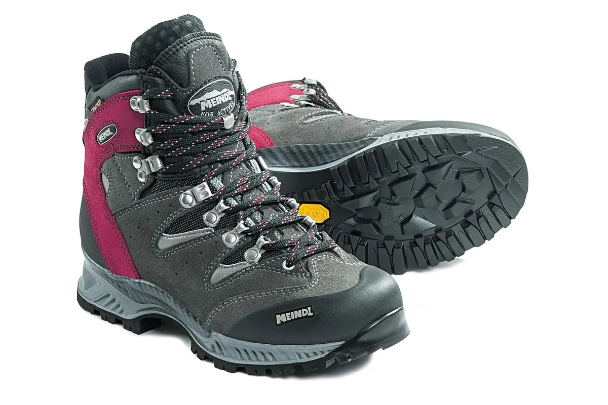 Hiking Boots vs Trail Shoes: Which to Buy for UK Trails?